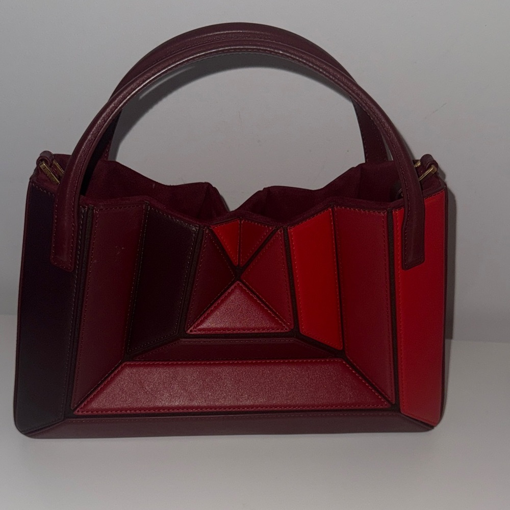 Mlouye Sera mini tote cranberry (with crossbody strap)